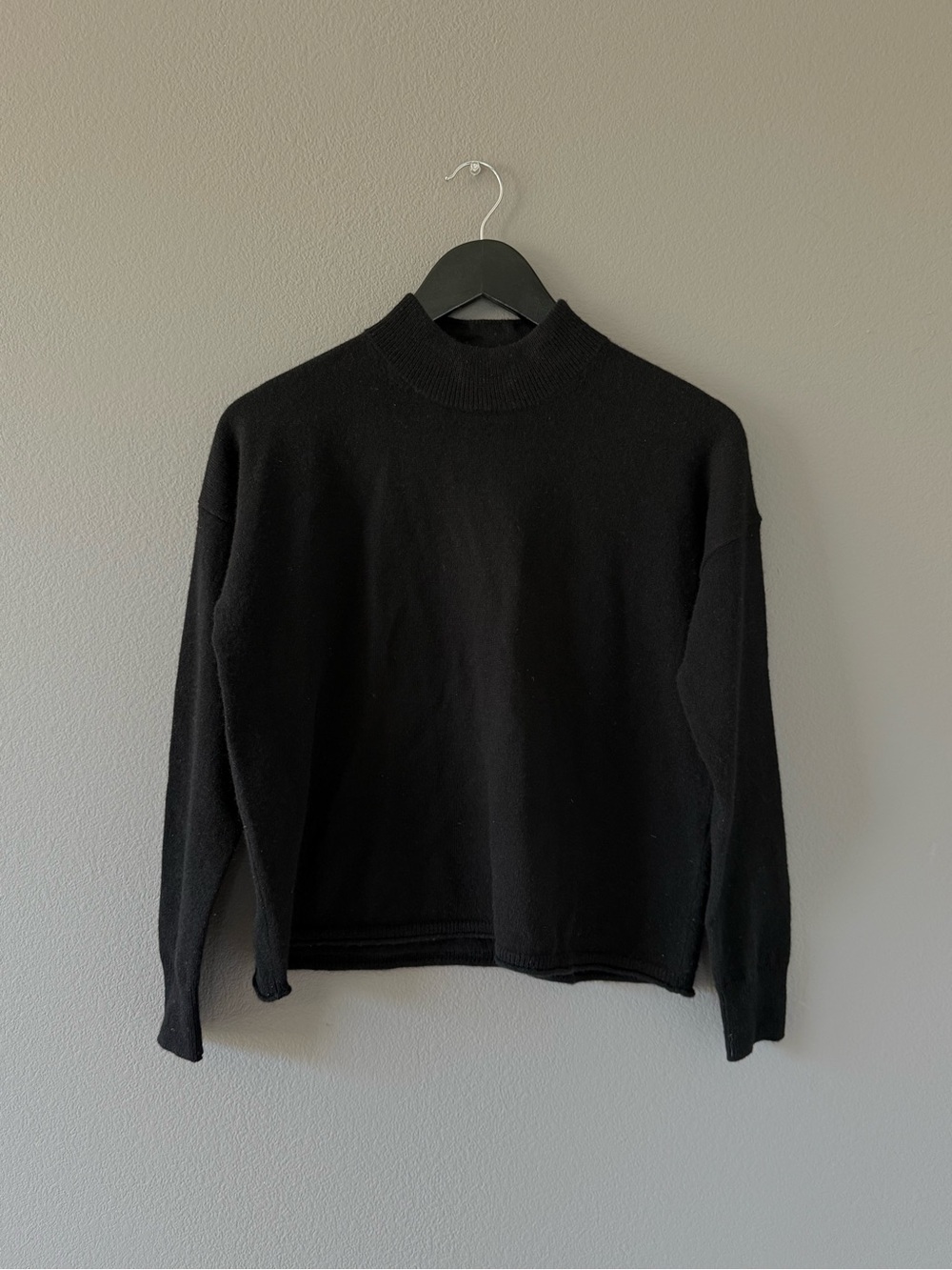 100% CASHMERE SWEATER